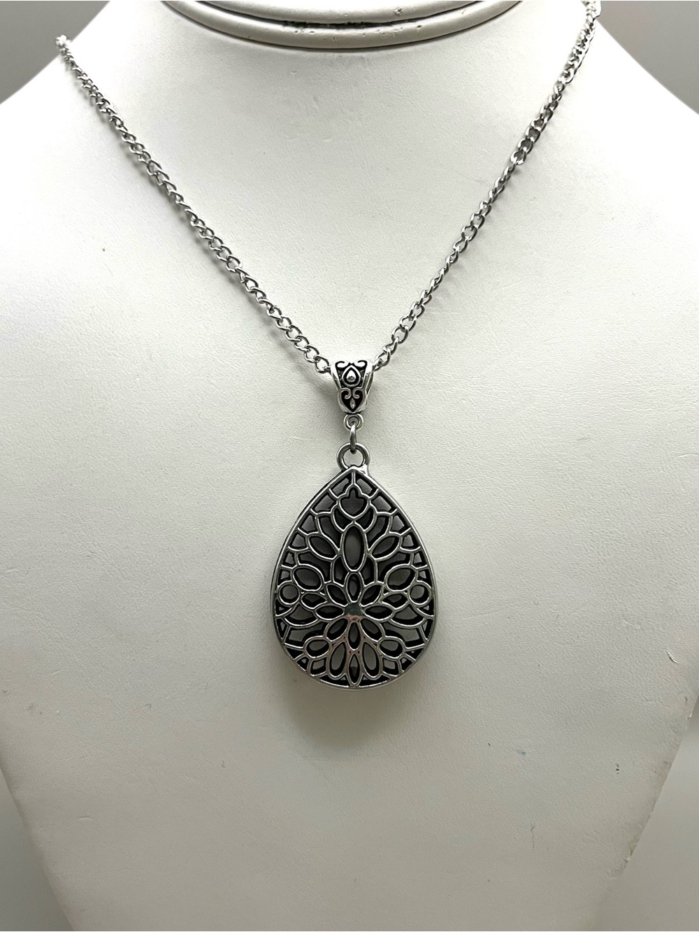 Silver Tone Filigree Teardrop Pendant Necklace |Boho Statement |Gothic Mandala